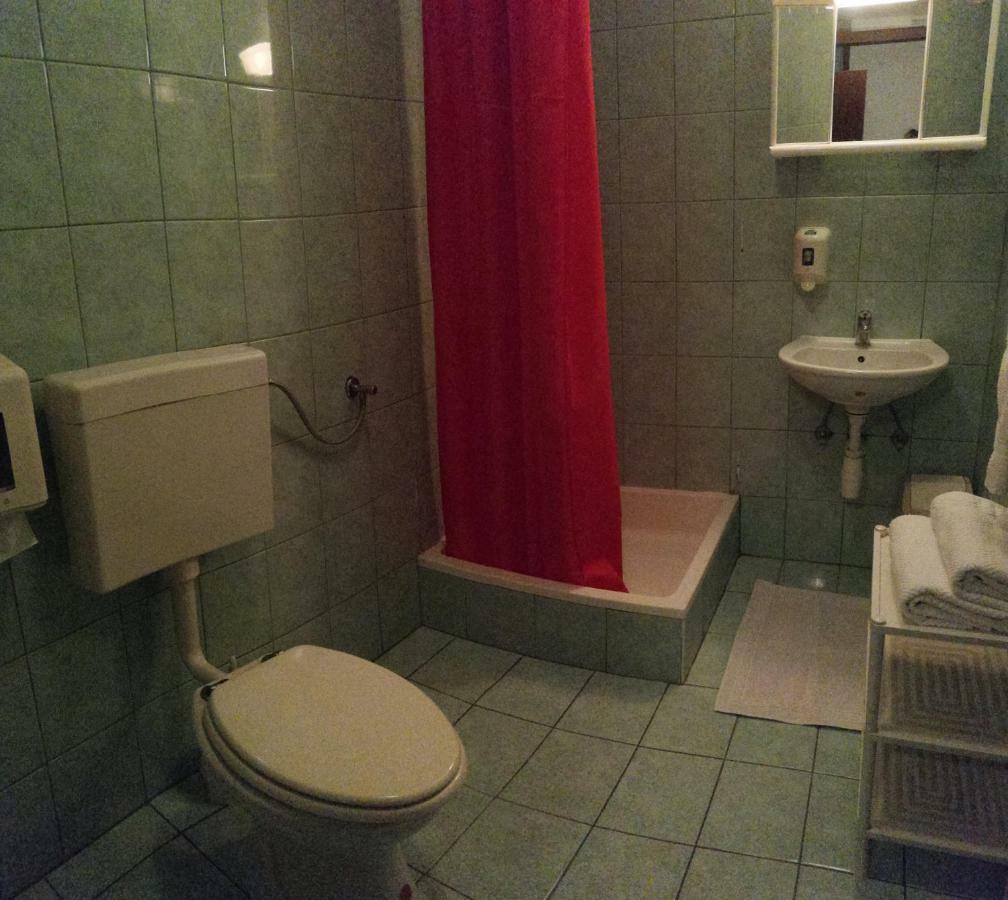 Kavana I Sobe Monika Hotel Grabrovnik Luaran gambar