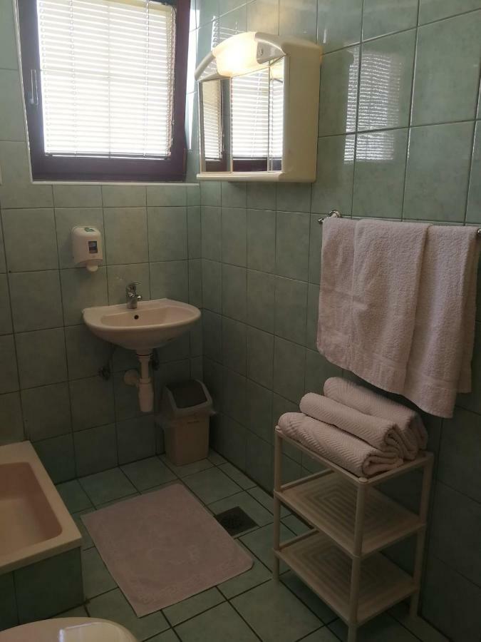 Kavana I Sobe Monika Hotel Grabrovnik Luaran gambar