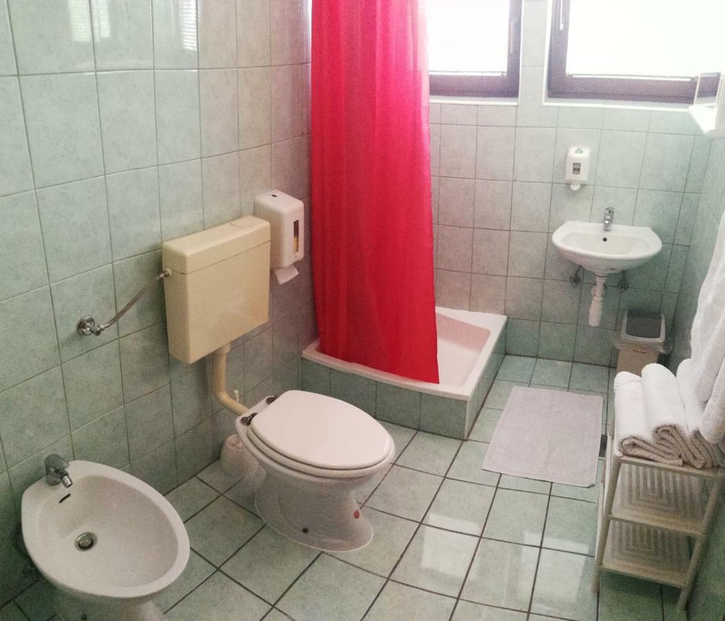 Kavana I Sobe Monika Hotel Grabrovnik Luaran gambar